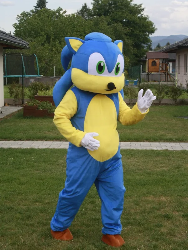 Maskot modrého ježka